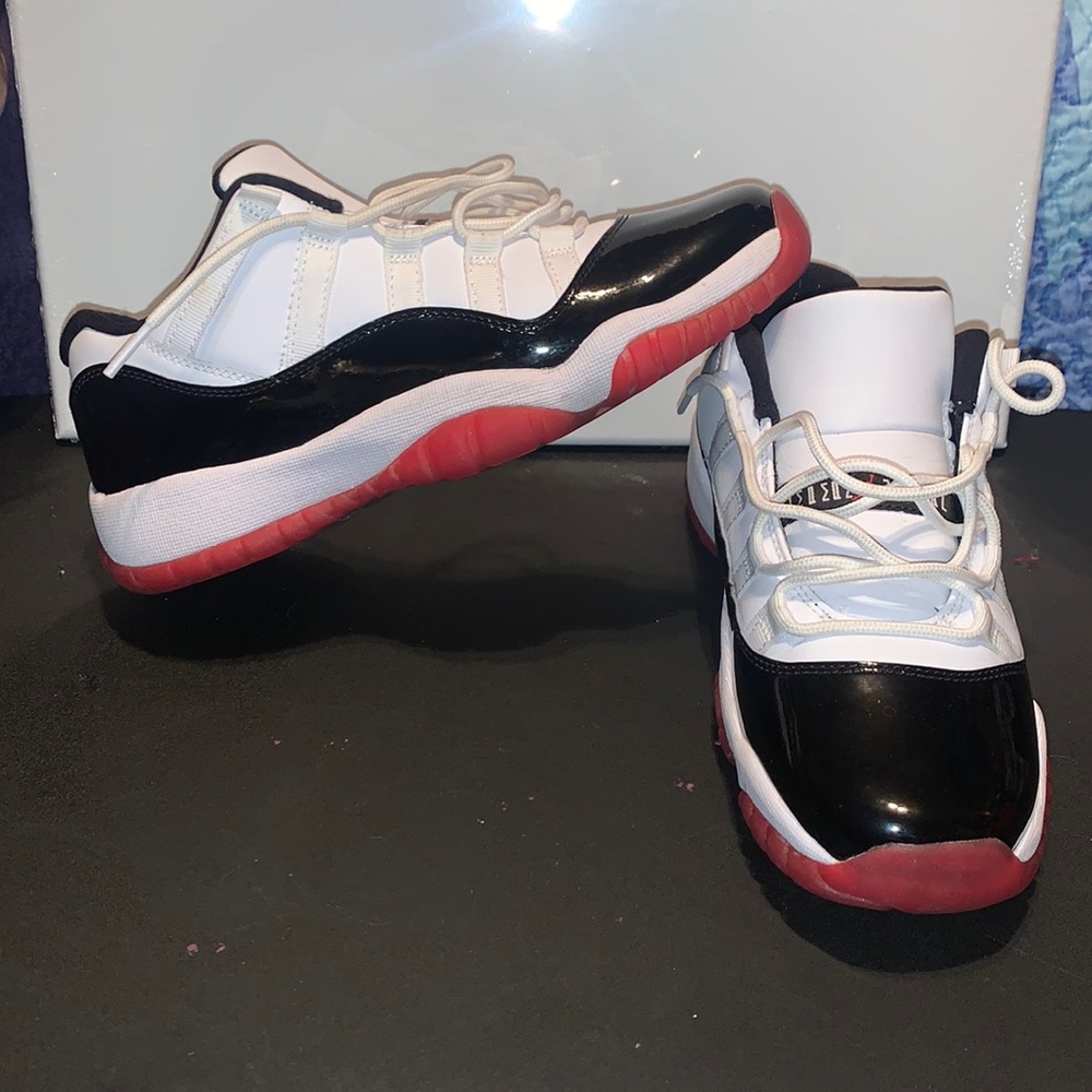 Jordan 11 low (reverse concord)